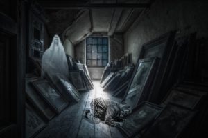 5727505-300x200 Fiction : SOS paranormal - le grenier hanté